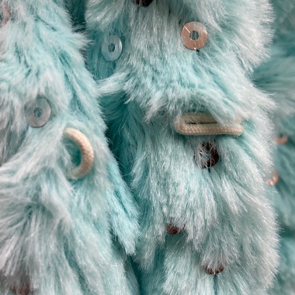 Betsey Johnson Light Blue/Aqua Faux Fur with Sequin Girls’ Cape Sz S(4-6 years) - Picture 6 of 10